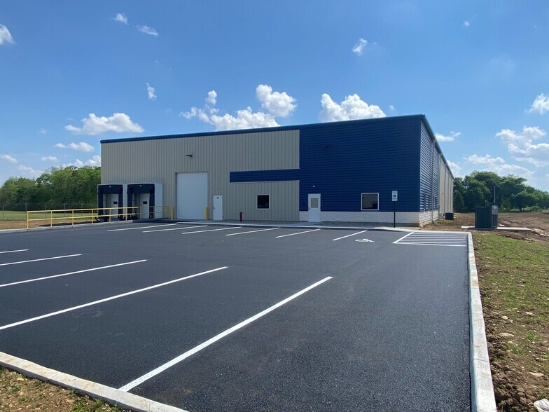 More Photos Of 345-361 Homer Dr, Piqua Industrial For Lease