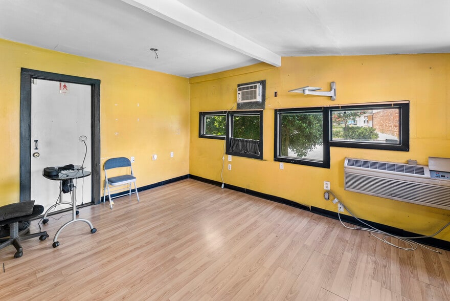 More Photos Of 4118 Augusta Rd, Savannah Freestanding For Sale