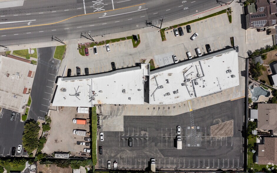 More Photos Of 806-846 E Lincoln Ave, Orange Unknown For Lease
