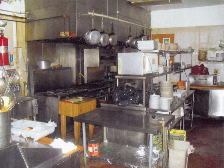 More Photos Of 62 Wood Rd, Chester Freestanding For Sale