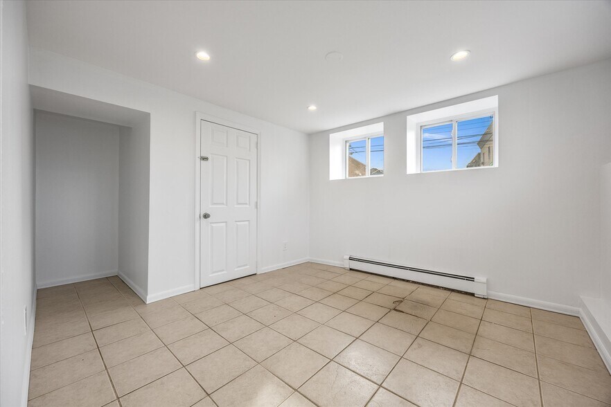 More Photos Of 57-59 Maspeth Ave, Maspeth Warehouse For Lease