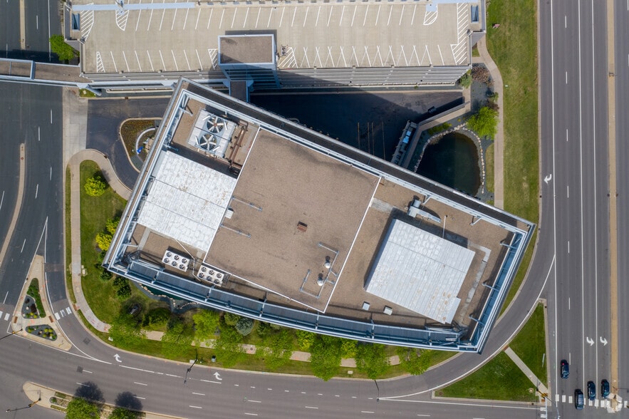 More Photos Of 8000 Norman Center Dr, Bloomington Office For Lease