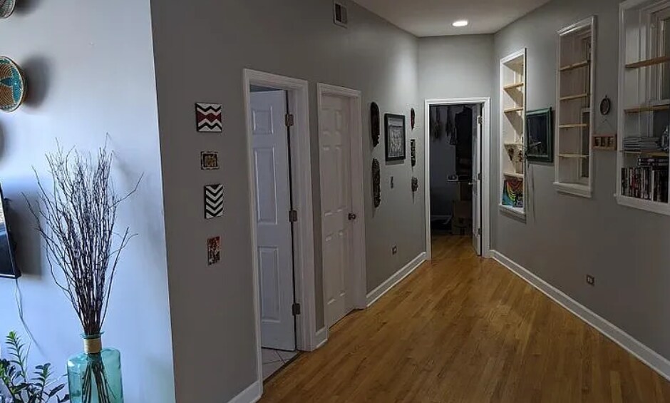 More Photos Of 4363 N Lincoln Ave, Chicago Storefront Retail Residential For Sale