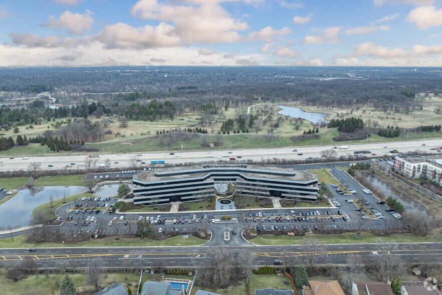 More Photos Of 550-650 Warrenville Rd, Lisle Office For Lease