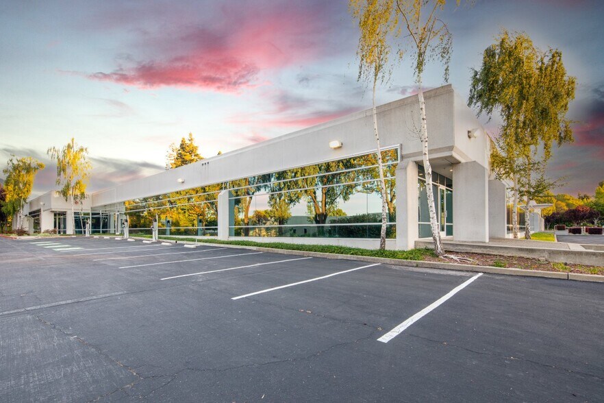 More Photos Of 303 Ravendale Dr, Mountain View Office For Lease
