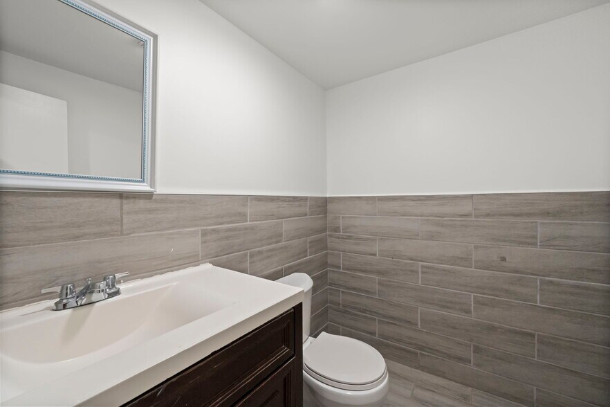 More Photos Of 168 Sherman Ave, Newark Apartments For Sale