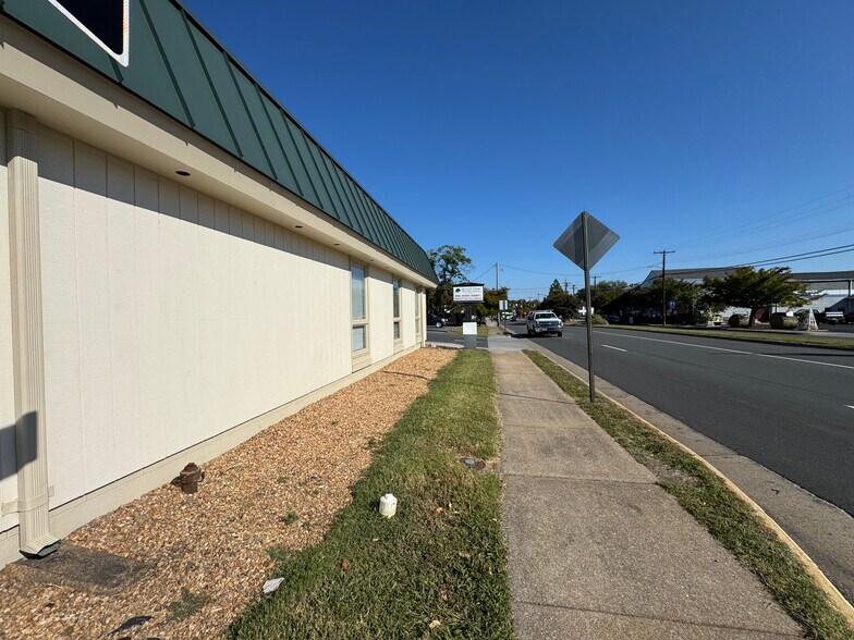 More Photos Of 508 N Commerce Ave, Front Royal Bank For Sale