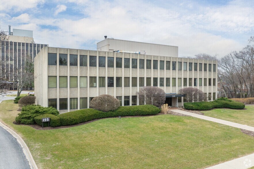 Primary Photo Of 125 S Wilke Rd, Arlington Heights Medical For Lease