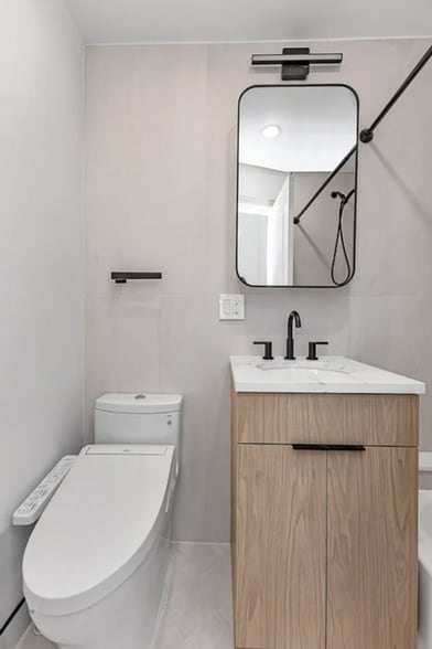 More Photos Of 404 W 22nd St, New York Apartments For Sale