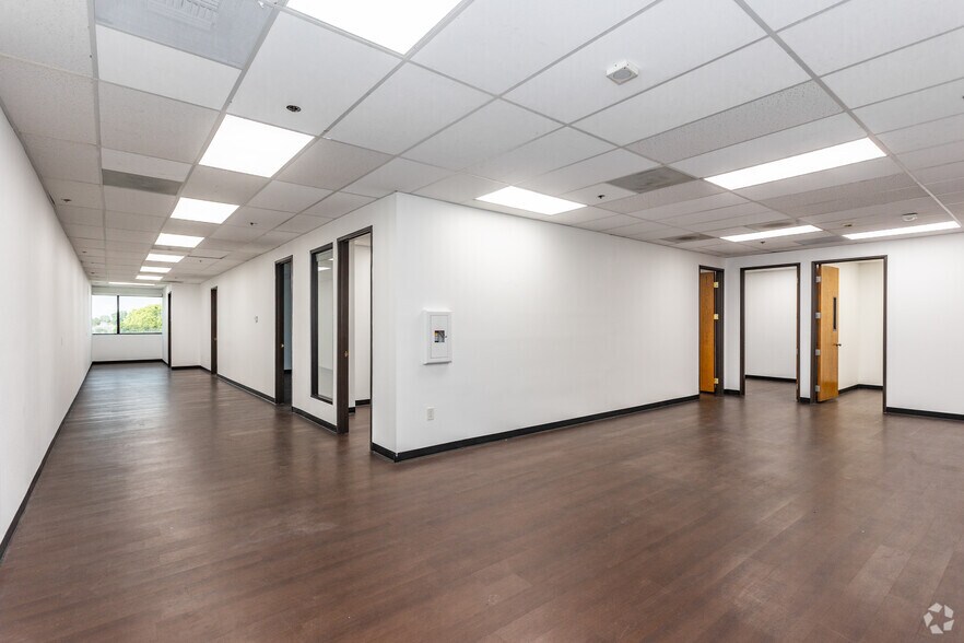 More Photos Of 901 W Civic Center Dr, Santa Ana Office For Sale