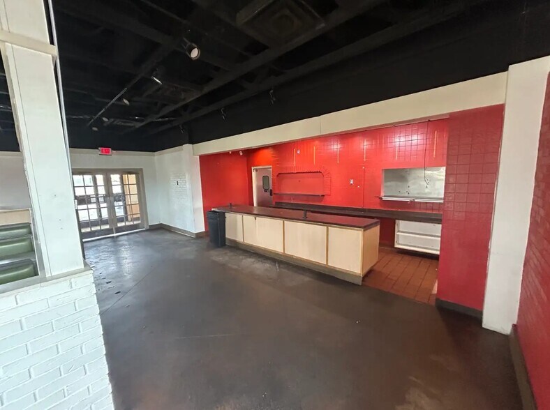 More Photos Of 1248 N Nappanee St, Elkhart Fast Food For Sale