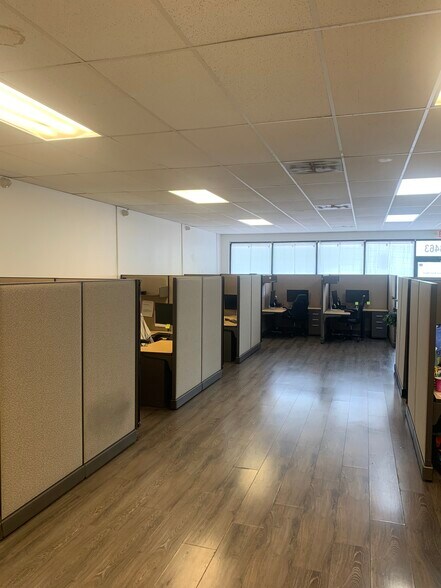 More Photos Of 8455-8471 W Oakland Park Blvd, Sunrise Office For Lease
