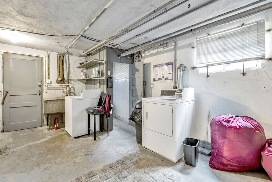 More Photos Of 7119 Eastlawn Dr, Cincinnati Apartments For Sale