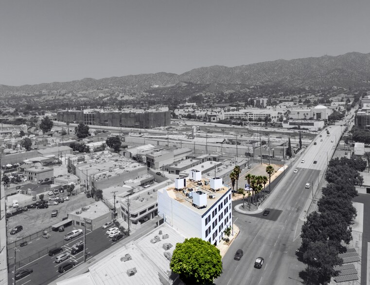 More Photos Of 135 W Magnolia Blvd, Burbank Loft Creative Space For Lease