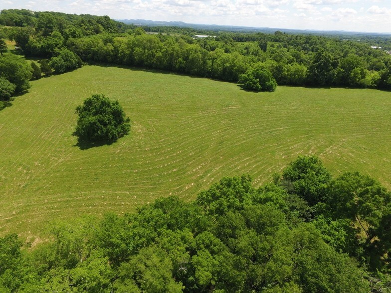 More Photos Of Airport Rd & Hwy 31 E, Gallatin Land For Sale