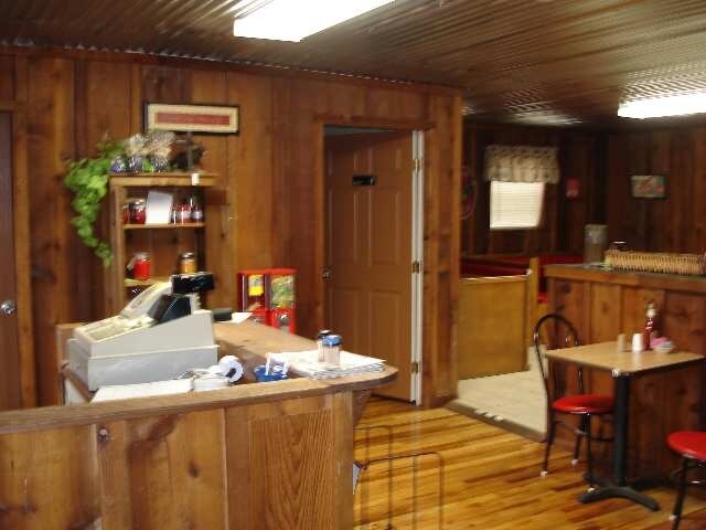 More Photos Of 1502 W Main, Honey Grove General Retail For Sale