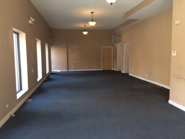 More Photos Of 2401 S Oakley Ave, Chicago Unknown For Lease