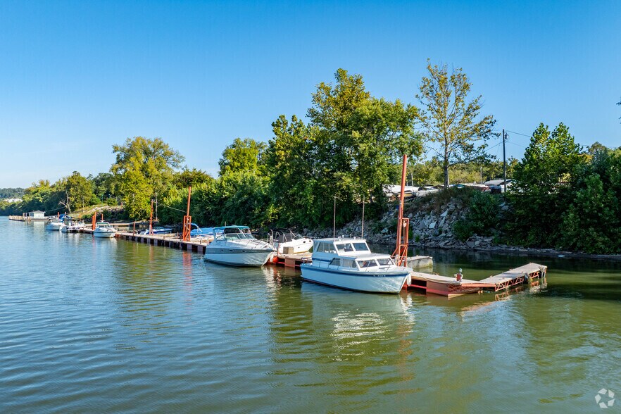 More Photos Of 7405 Forbes Rd, Cincinnati Marina For Sale