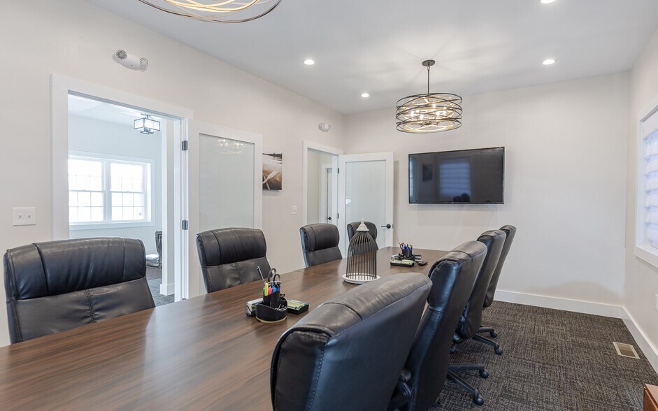 More Photos Of 6 Ames Plaza Ln, Walpole Office For Sale