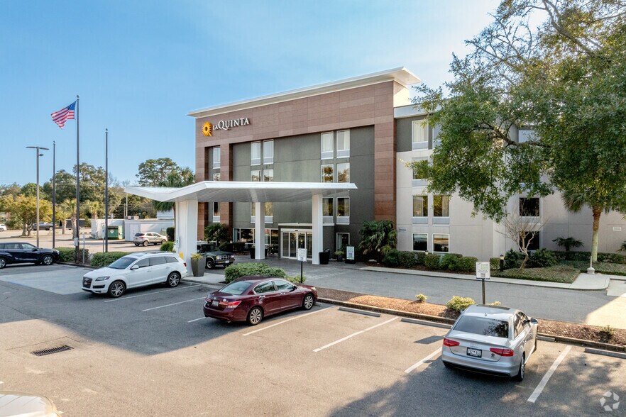 More Photos Of 4709 N Kings Hwy, Myrtle Beach Hotel For Sale