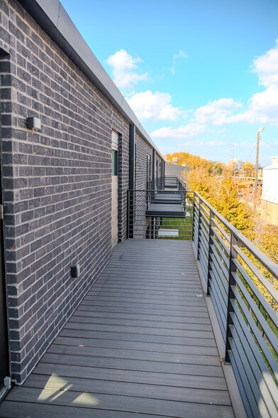 More Photos Of 4750 Iberia Ave, Dallas Office Residential For Sale