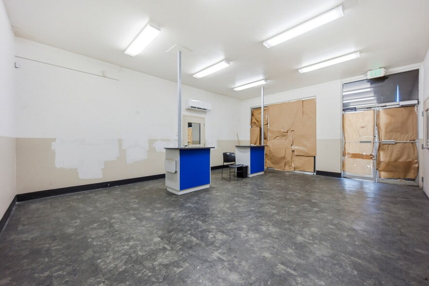 More Photos Of 2800 E Platte Ave, Colorado Springs Auto Repair For Lease