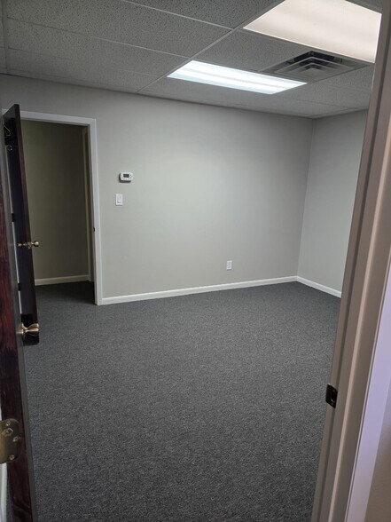 More Photos Of 146 Horizon Ct, Lakeland Office Residential For Lease