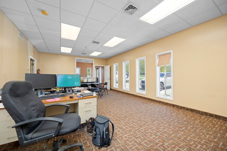 More Photos Of 1200 S Hartshorn Rd, Lakeside Marblehead Warehouse For Sale