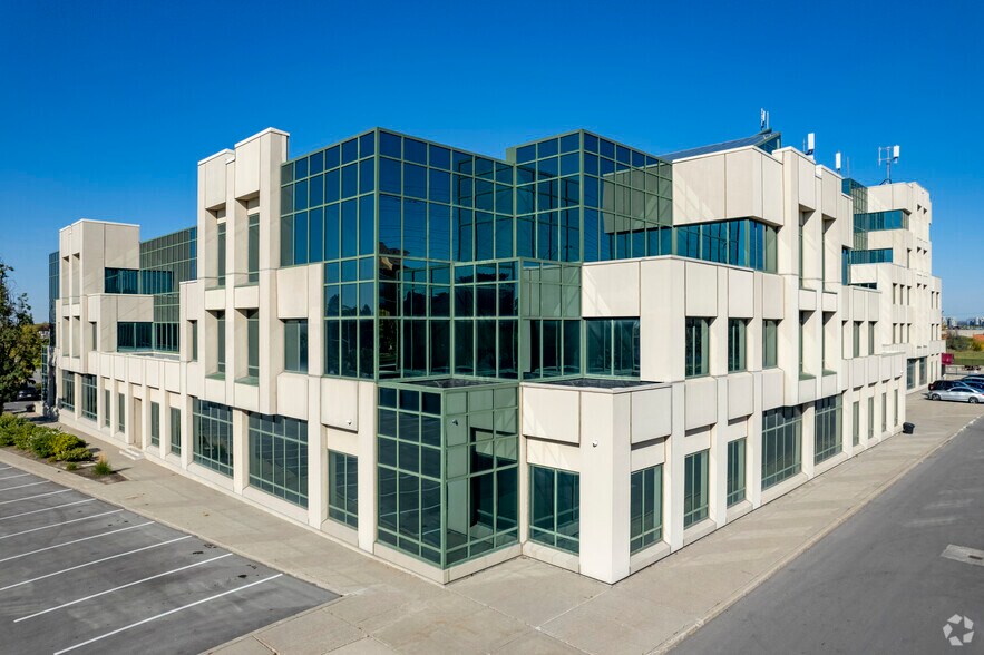 More Photos Of 7300 Warden Ave, Markham Office For Sale
