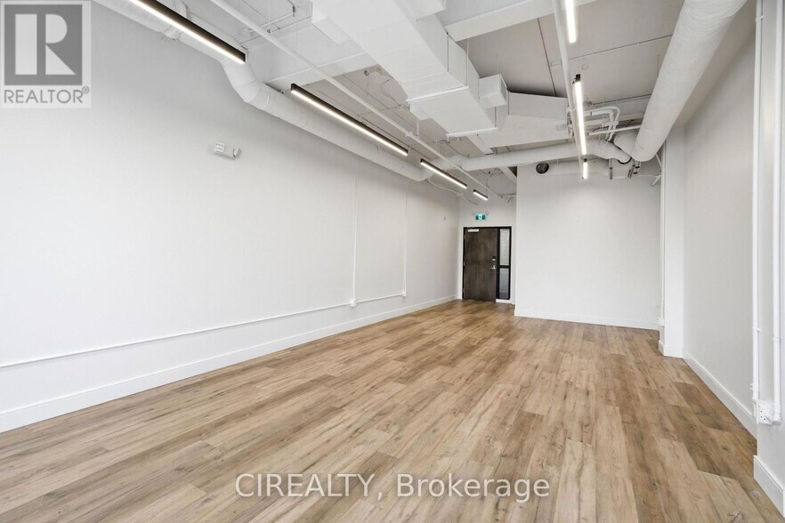 More Photos Of 1670 N Service Rd E, Oakville Office For Sale