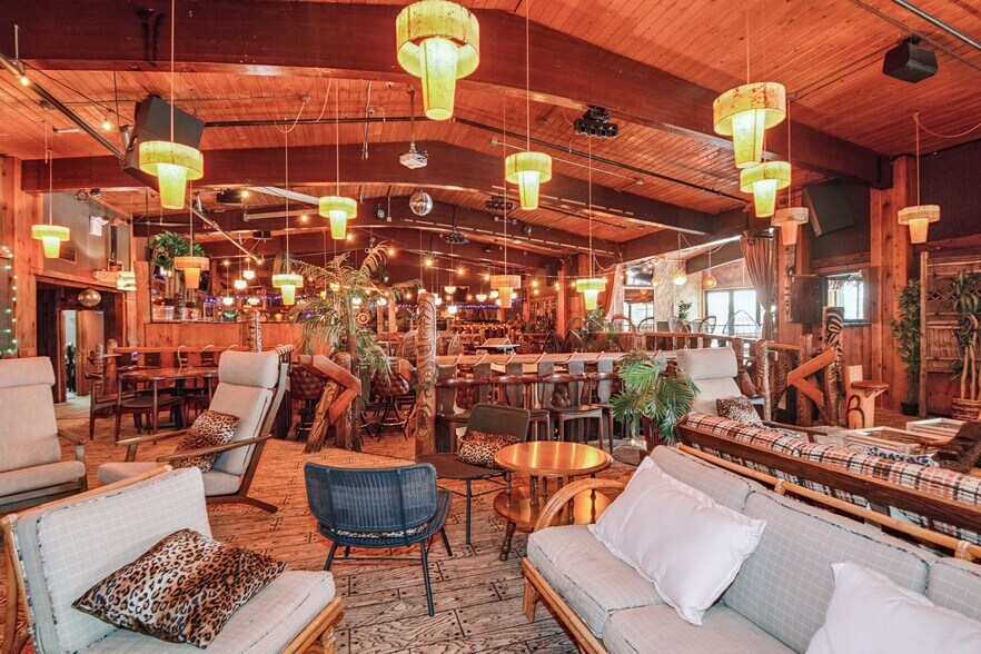 More Photos Of 1900 & 1924 Marshall St NE, Minneapolis Restaurant For Lease