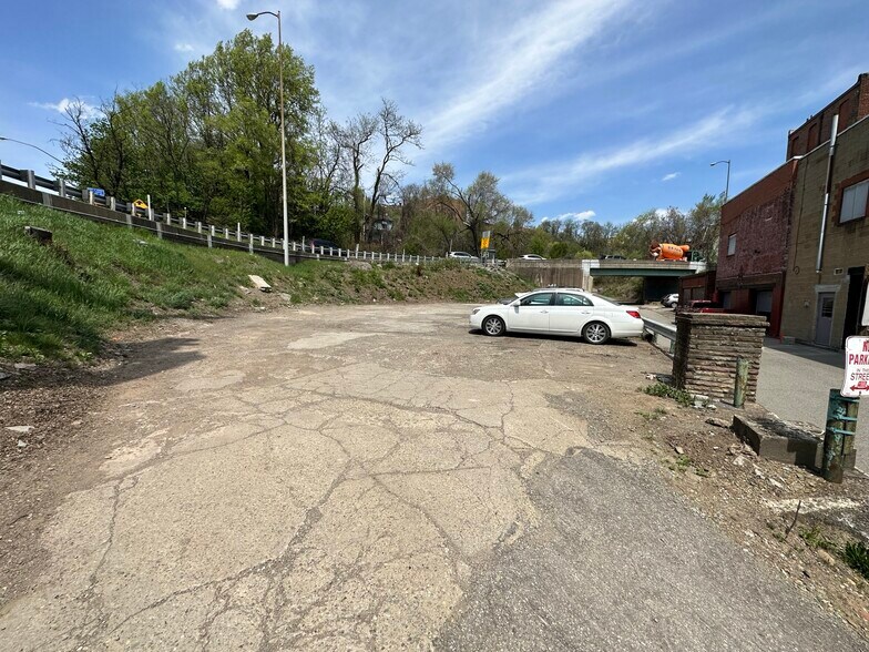 More Photos Of 45-47 Bates St, Pittsburgh Freestanding For Lease