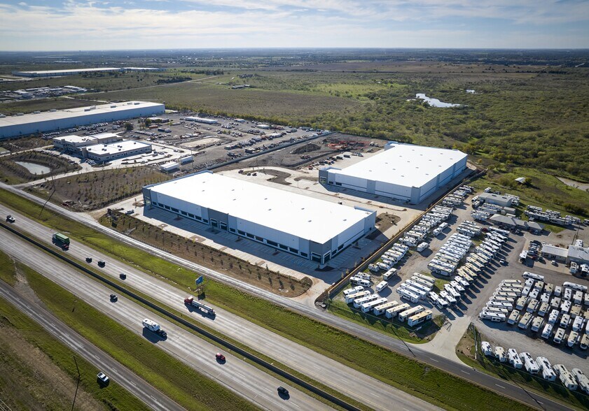 More Photos Of 6901 N Interstate 35, Denton Unknown For Lease