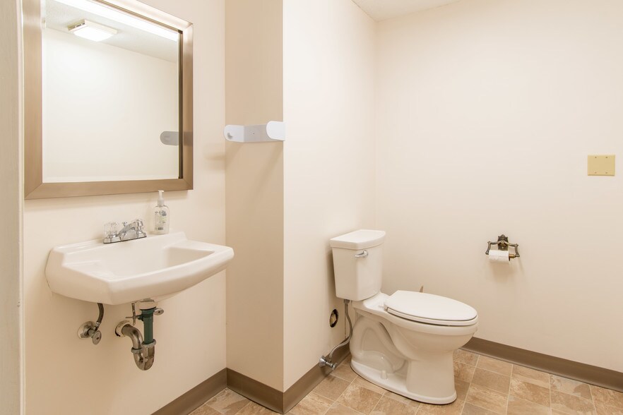 More Photos Of 155 Main Dunstable Rd, Nashua Medical For Lease