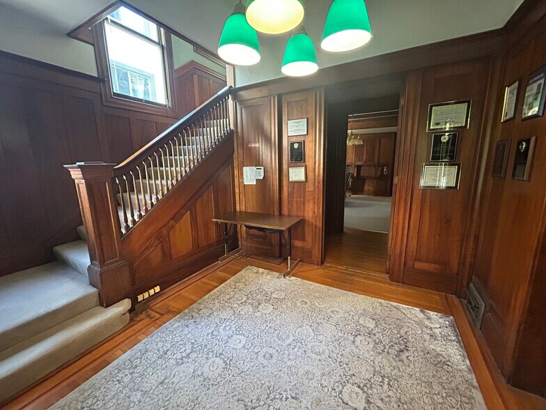 More Photos Of 1410 Jackson St, Oakland Office For Sale