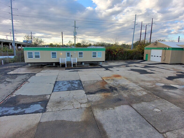 More Photos Of 815 S Market St, Wilmington Warehouse For Lease