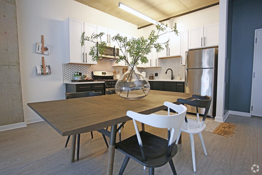 More Photos Of 1401 S State St, Chicago Apartments For Lease