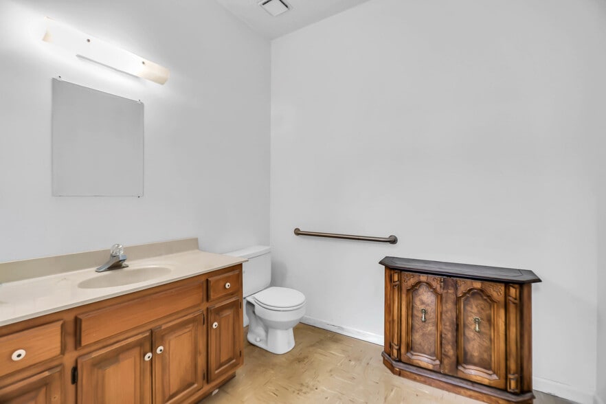 More Photos Of 5 Industrial Park Dr, Hendersonville Freestanding For Sale