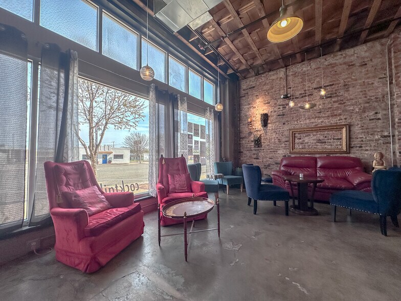 More Photos Of 215 E 2nd St, Bartlesville Auto Repair For Sale