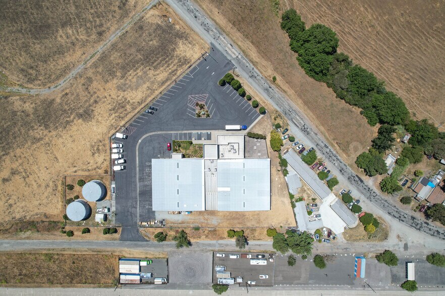More Photos Of 800 Salinas Rd, San Juan Bautista Distribution For Lease