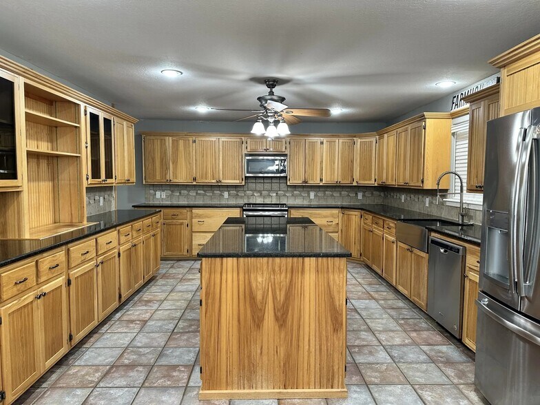 More Photos Of 1782 Key Ln, Abilene Office For Lease