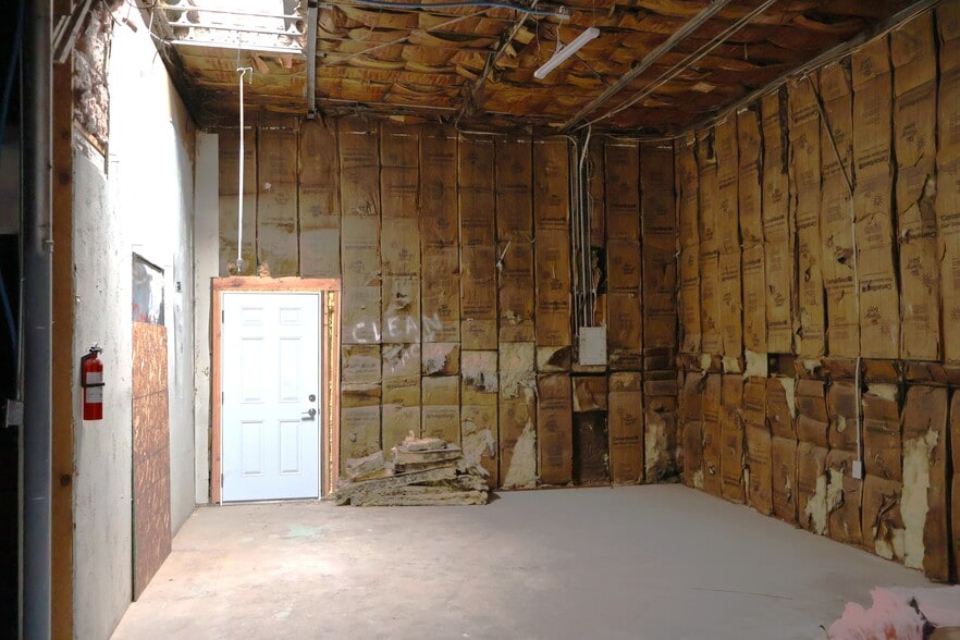 More Photos Of 428 Chama St SE, Albuquerque Flex For Sale