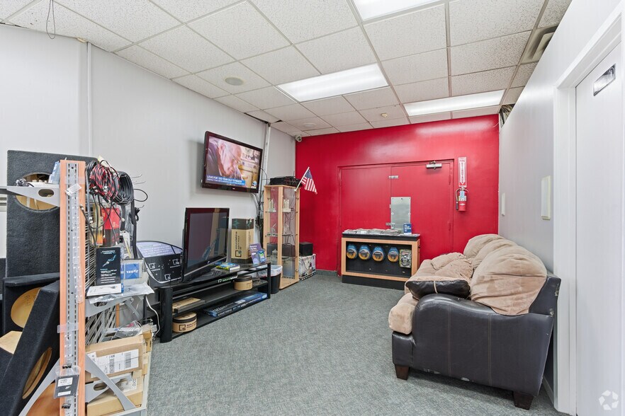 More Photos Of 1760 W Florida Ave, Hemet Freestanding For Sale