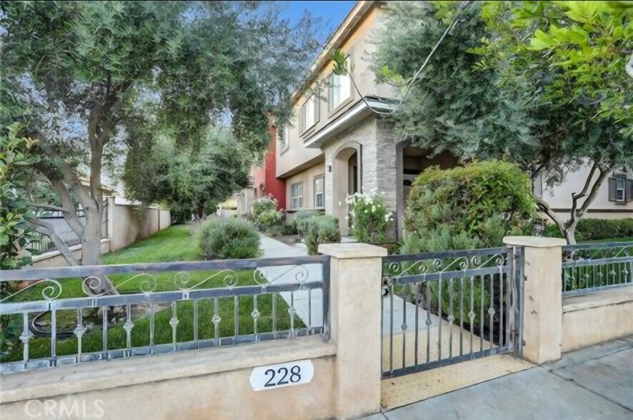 More Photos Of 228 N Orange Ave, Rialto Apartments For Sale