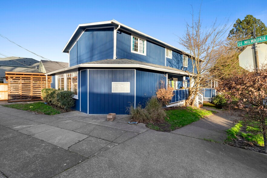 More Photos Of 4346-4350 SE Milwaukie Ave, Portland Apartments For Sale