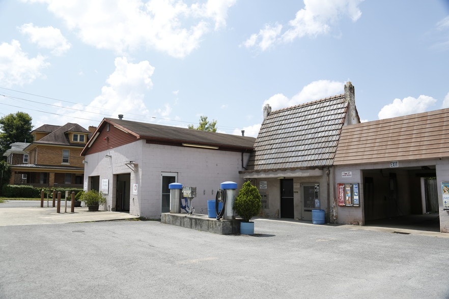 More Photos Of 132 S High St, Morgantown Carwash For Sale