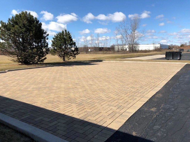 More Photos Of 3813 Illinois Ave, St Charles Office For Sale
