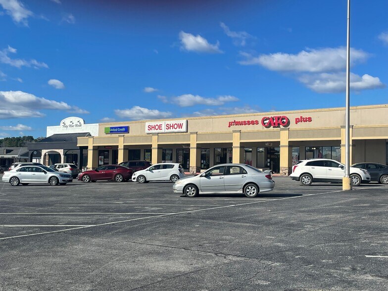 More Photos Of 1560-1588 Simpson Hwy, Magee Unknown For Lease