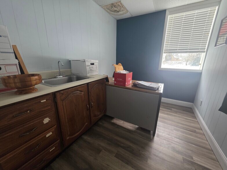 More Photos Of 1451 E Market St, Warren Medical For Sale