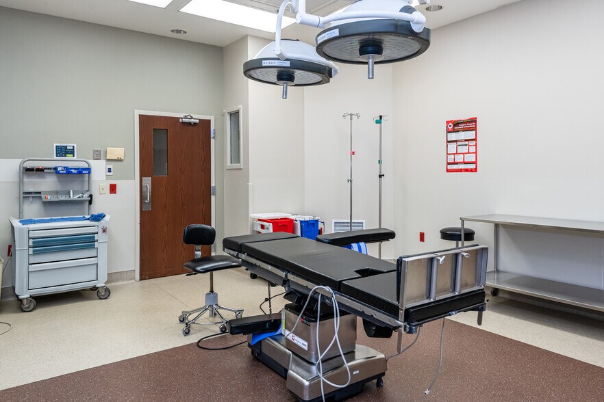 More Photos Of 10475 Reading Rd, Evendale Medical For Lease
